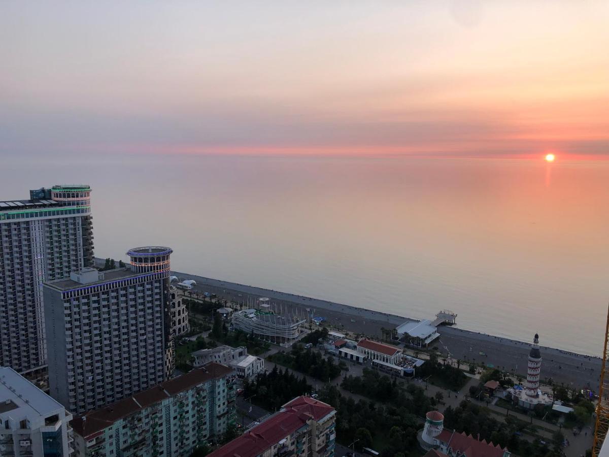 Orbi City Apartments On The Beach Batumi Exterior photo