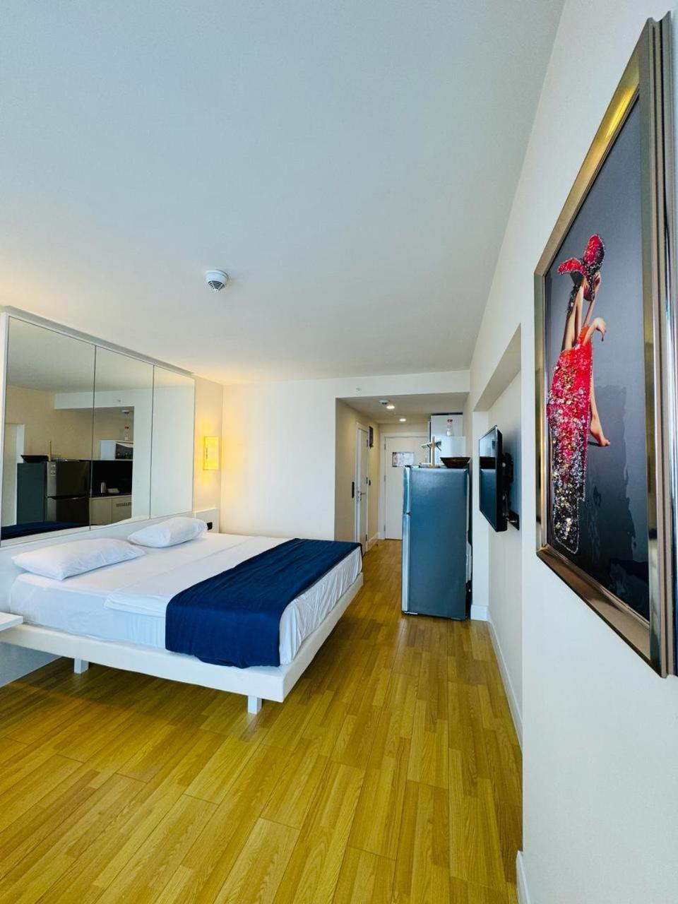 Orbi City Apartments On The Beach Batumi Exterior photo